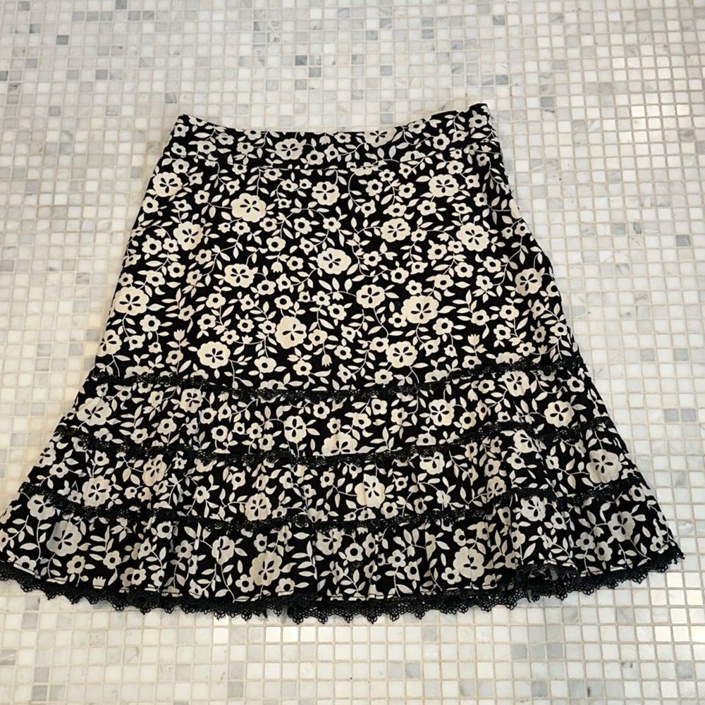 Odille Black White Floral A Line Skirt with Lace Detailing